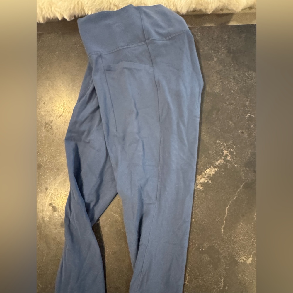 Athleta Salutation Stash Pocket 7/8 Tight